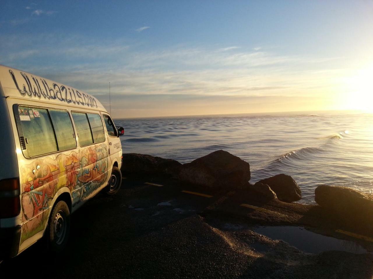 Bazil'S Backpackers Bbh Hostel & Surf School Westport Exterior foto